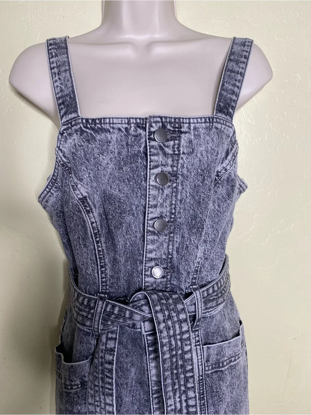 Universal Thread Black Acid wash Denim Jumpsuit Size 8